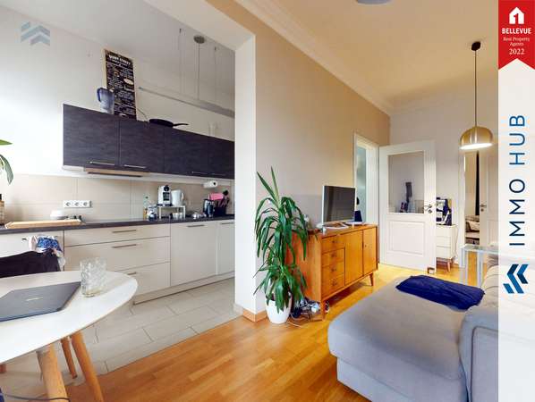 Wohnzimmer mit offener Küche – Bild 5