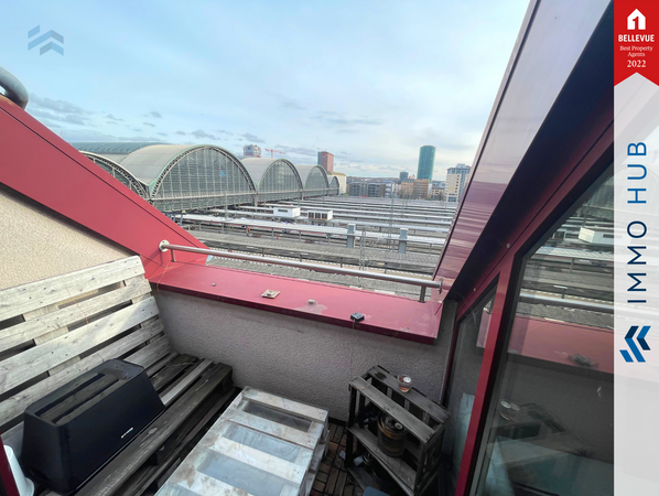 Loggia in Süd-Ostausrichtung vom Wohnzimmer – Bild 9