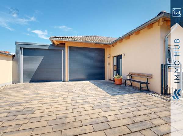 Einfahrt mit Garage – Bild 3