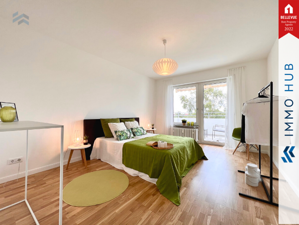 Schlafzimmer mit Balkonzugang – Bild 3