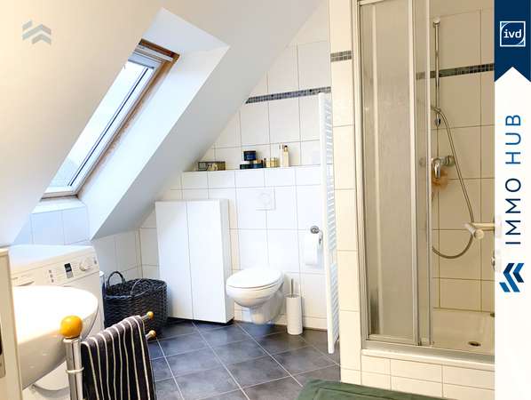 Bad mit Dusche und Wanne – Bild 3