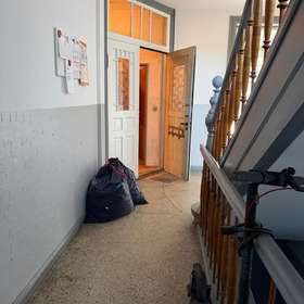 Bild 16 von 17: Flur, 4-Zimmer-Wohnung mit Entwicklungsperspektive sucht Handwerker