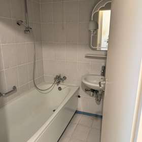 Bild 12 von 13: Badezimmer, Aus Alt mach Neu: 3-Zimmer mit Entwicklungspotenzial in Kiel