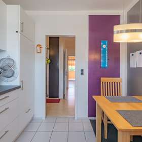 Bild 5 von 21: Küche, Ihr neuer Wohntraum in Kiel-Hassee – Großzügige 3-Zimmer-Wohnung mit Stellplatz und Aufzug