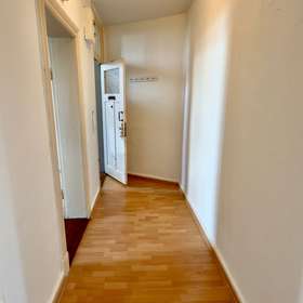 Bild 2 von 12: Flur, Leerstehende Altbauwohnung inmitten von Kiel!