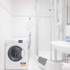 Bild 10 von 14: Badezimmer, Meerblick aus erster Reihe- Traumwohnung direkt an der Ostsee in Kiel-Schilksee