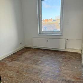 Bild 3 von 17: Zimmer 1 Wohnung 1, Zwei Wohnungen im Paket – Flexible Kapitalanlage mit Entwicklungspotenzial im Herzen von Kiel