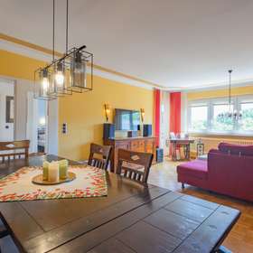 Bild 11 von 21: Wohn- Essbereich, Ihr neuer Wohntraum in Kiel-Hassee – Großzügige 3-Zimmer-Wohnung mit Stellplatz und Aufzug
