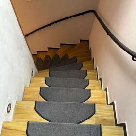 Bild 7 von 24: Treppenhaus, Einfamilienhaus in traumhafter Feldrandlage auf 1.317 m² Grundstück!