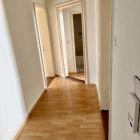 Bild 9 von 17: Flur Wohnung 2, Zwei Wohnungen im Paket – Flexible Kapitalanlage mit Entwicklungspotenzial im Herzen von Kiel