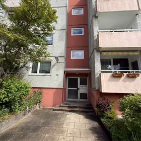 Bild 3 von 13: Außenansicht, Aus Alt mach Neu: 3-Zimmer mit Entwicklungspotenzial in Kiel