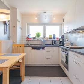 Bild 3 von 21: Küche, Ihr neuer Wohntraum in Kiel-Hassee – Großzügige 3-Zimmer-Wohnung mit Stellplatz und Aufzug