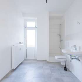 Bild 7 von 12: Badezimmer, 4-Zimmer, 2 Balkone, 1 Zuhause - bezugsfertige Eigentumswohnung in Kiel-Wik