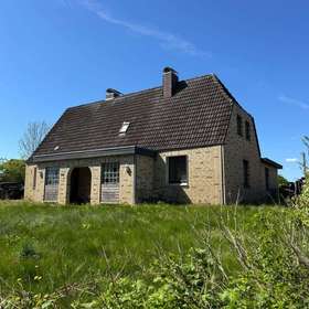 Bild 2 von 24: Außenansicht, Einfamilienhaus in traumhafter Feldrandlage auf 1.317 m² Grundstück!
