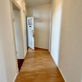 Bild 10 von 17: Flur Wohnung 2, Zwei Wohnungen im Paket – Flexible Kapitalanlage mit Entwicklungspotenzial im Herzen von Kiel