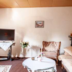 EU23009 Wohnzimmer OG