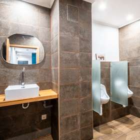 18300 Herren WC