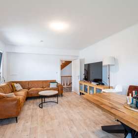18300 Schlafzimmer