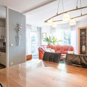 18269 Wohn-/Esszimmer mit Küchenbereich