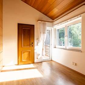 18326 Schlafzimmer Nebenhaus