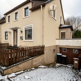 18278 Ansicht mit Garage