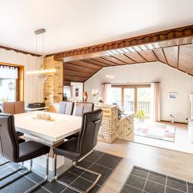 18254 Wohn- und Esszimmer
