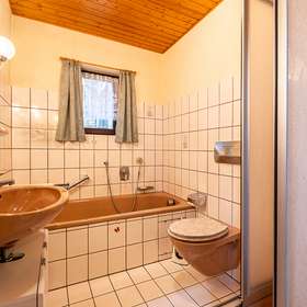 18349 Badezimmer 2