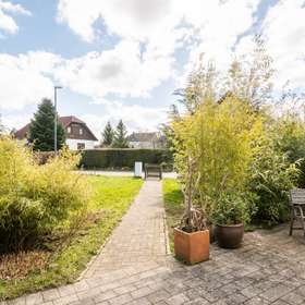 18166 Weg zum Haus