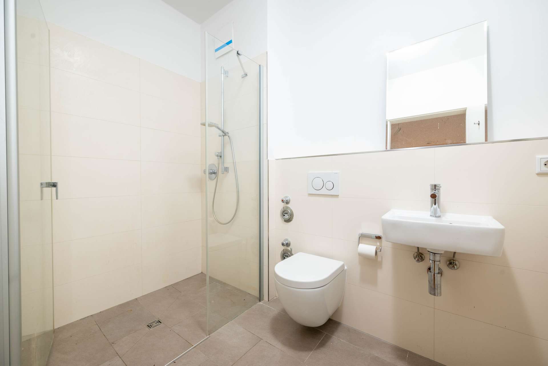 Badezimmer mit Dusche