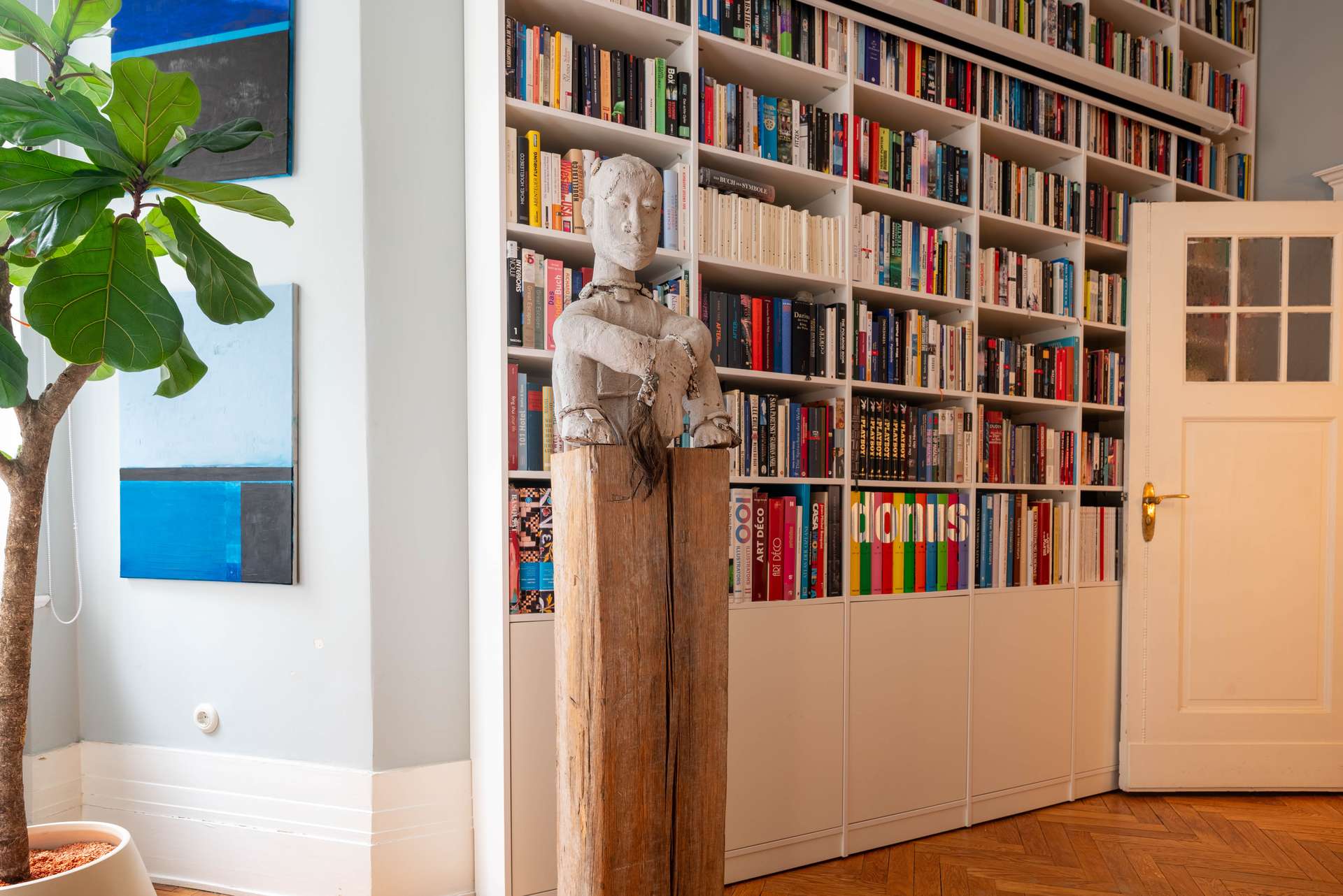 Bu00fcchergalerie im Wohnzimmer