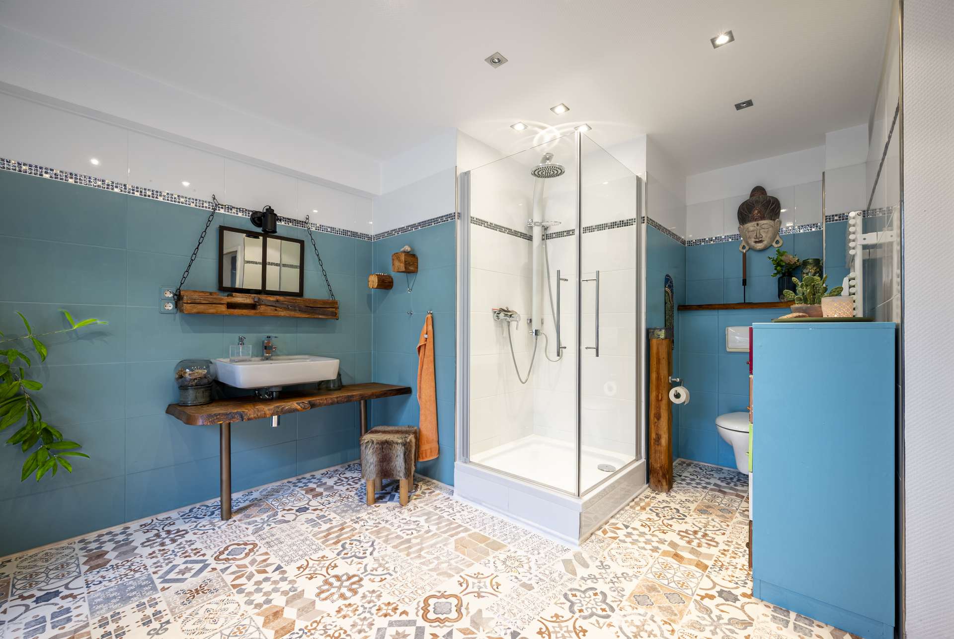 2. Badezimmer im 2.OG mit Dusche & Waschmaschinenanschluss