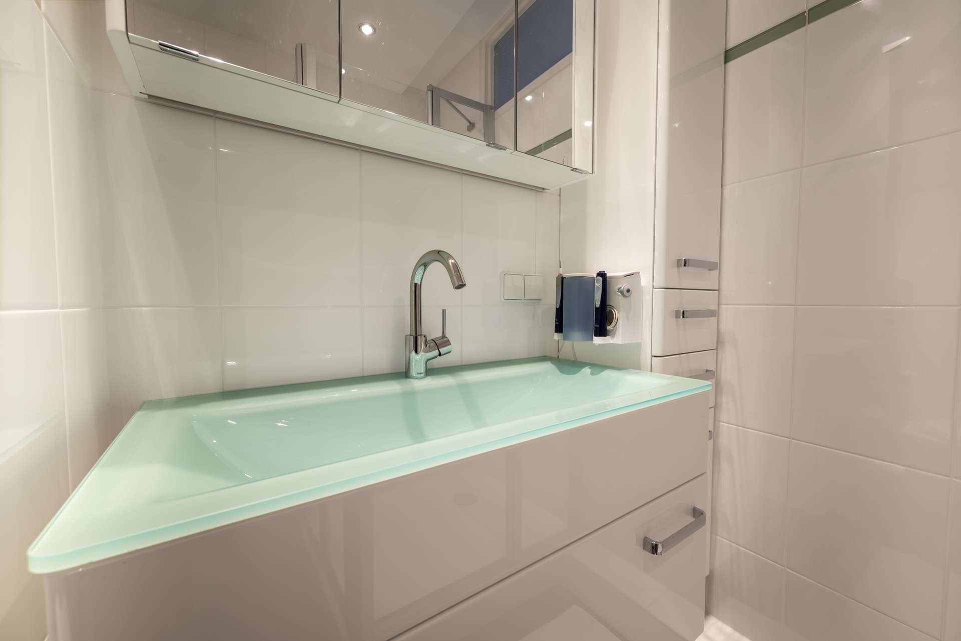 Waschbecken edel verglast