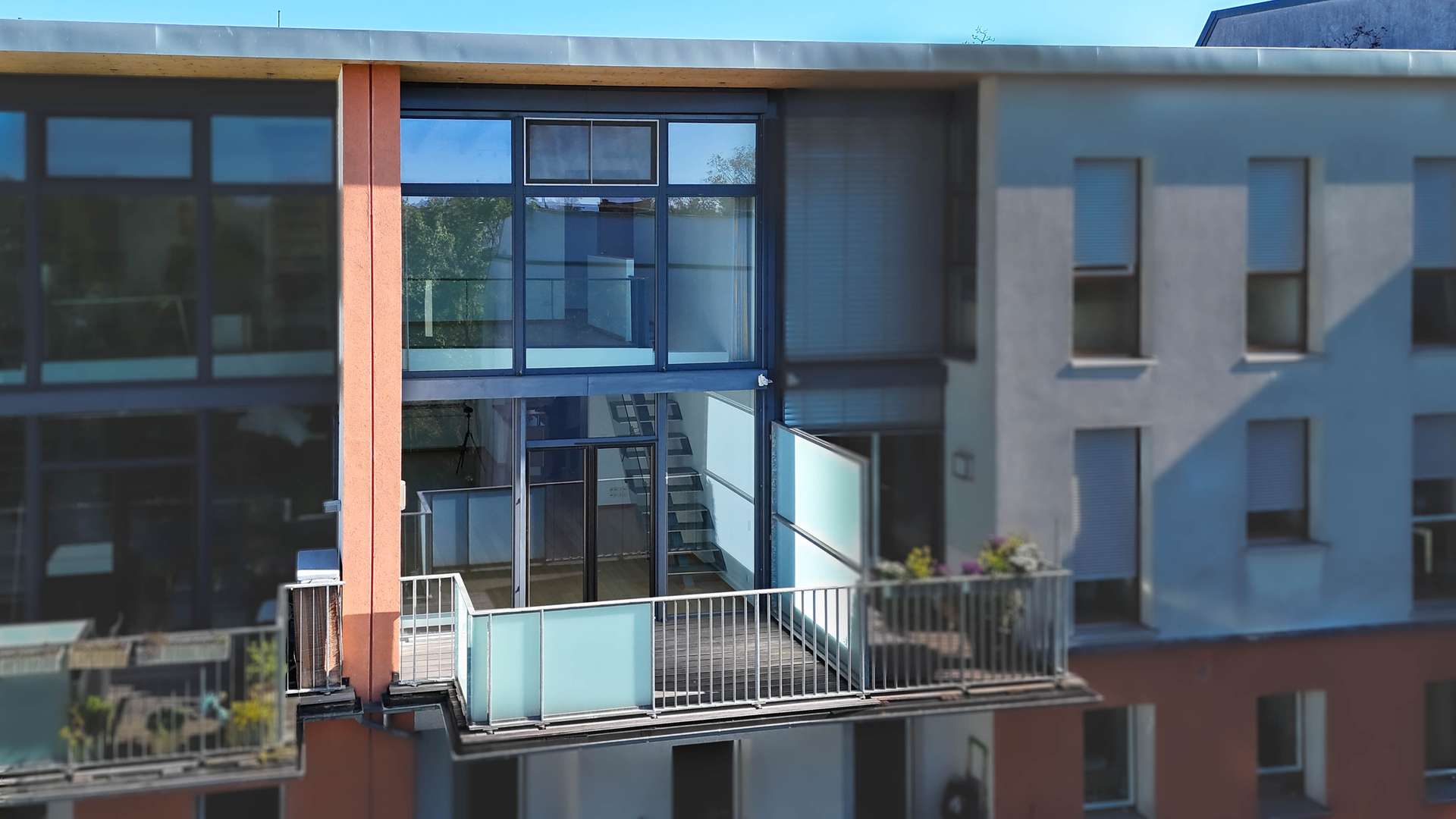 Sonniger Balkon