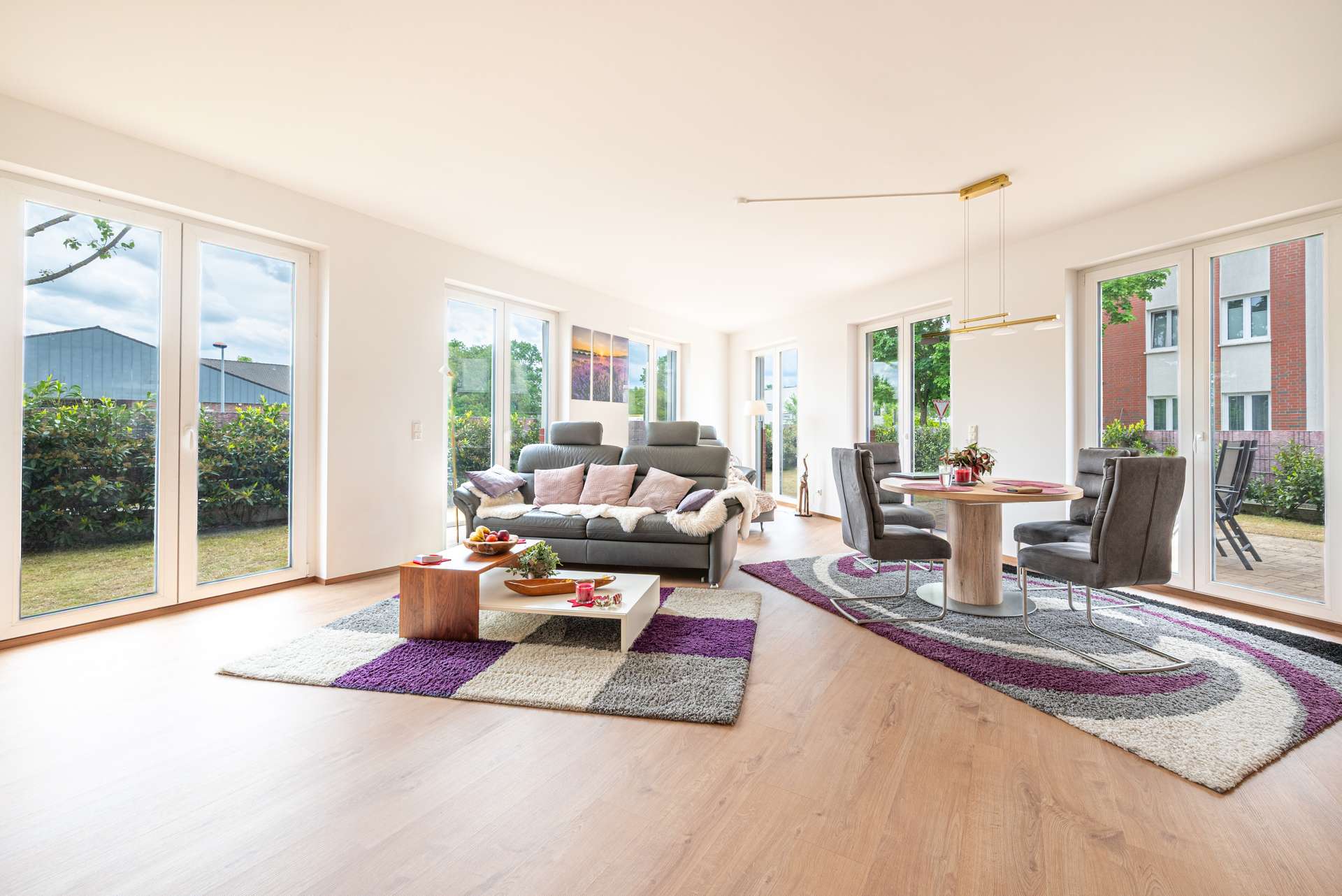 Wohnzimmer mit direktem Zugang zum Garten