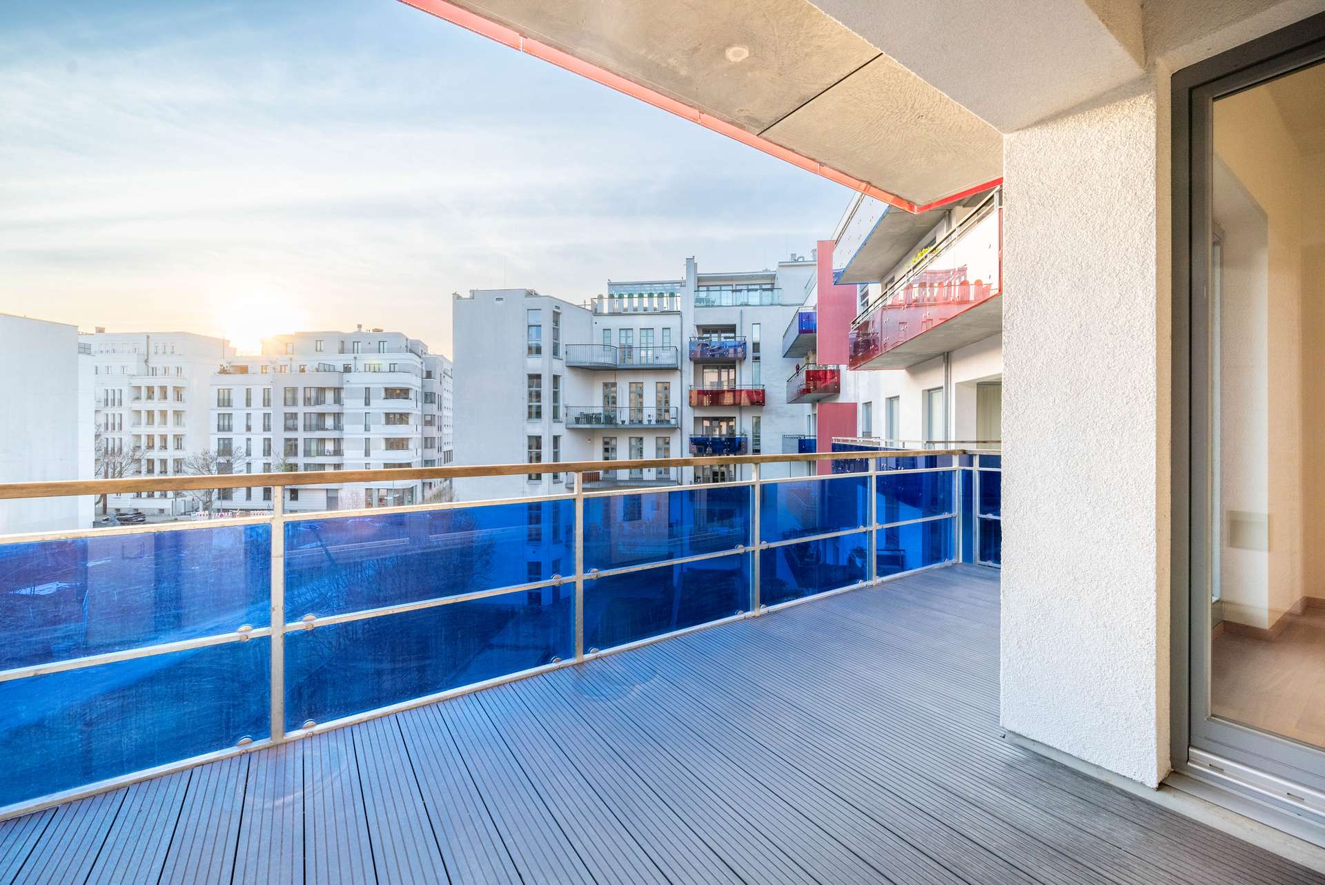 Westbalkon mit Abendsonne