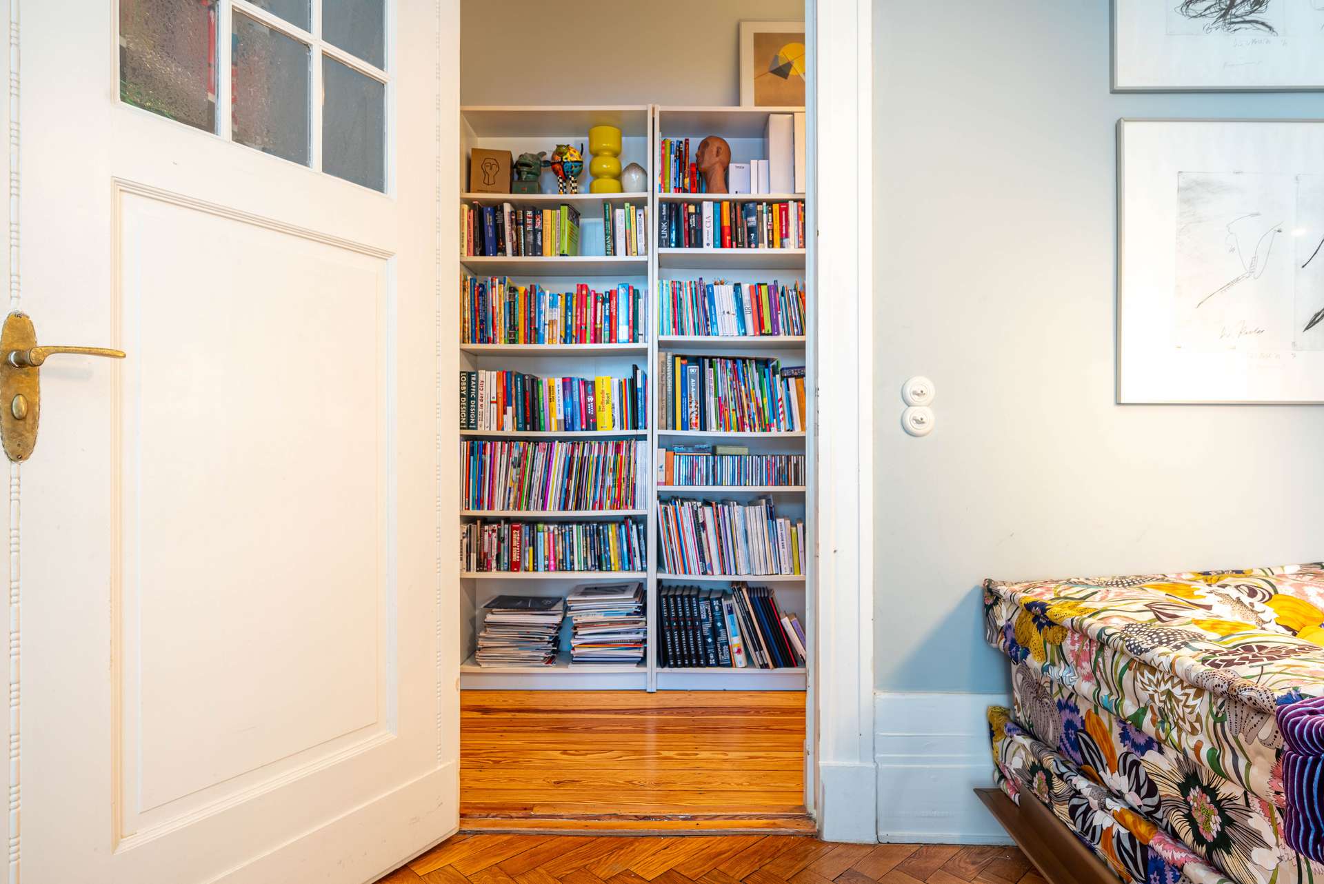 Ausblick vom Wohnzimmer in den Seitenflu00fcgel