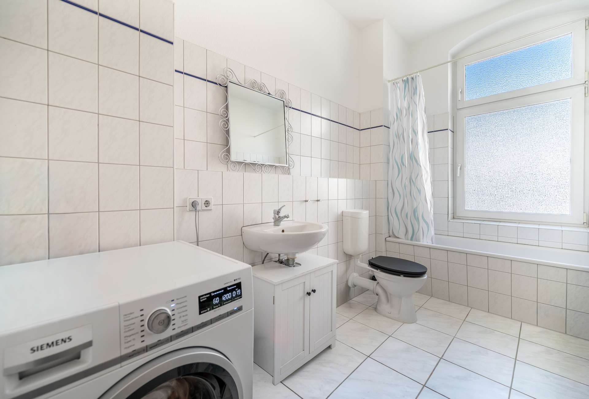 Grou00dfzu00fcgiges Badezimmer