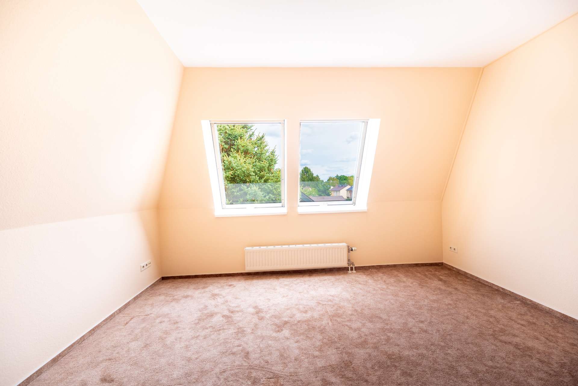 Schlafzimmer 1