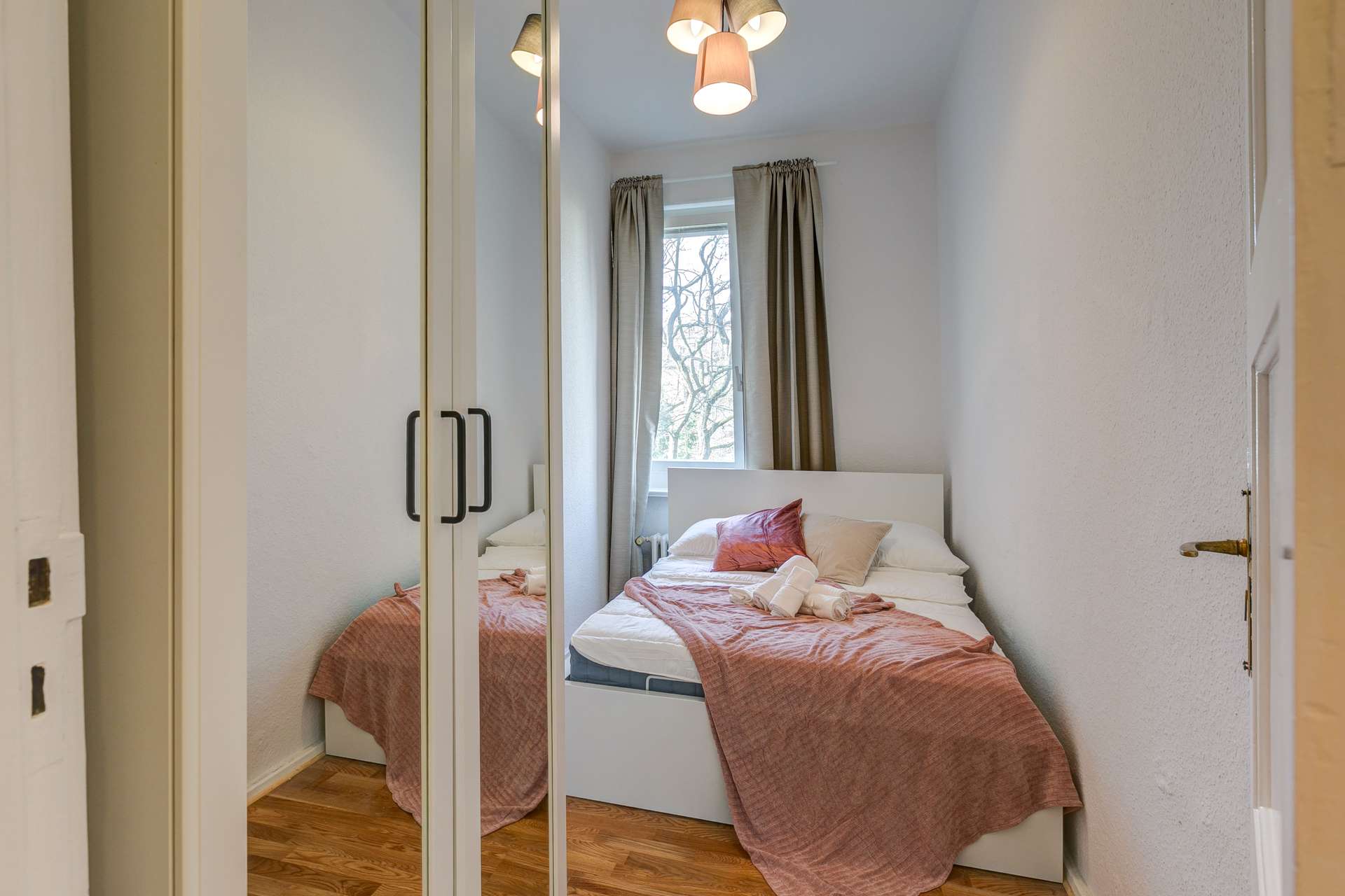 Schlafzimmer 2