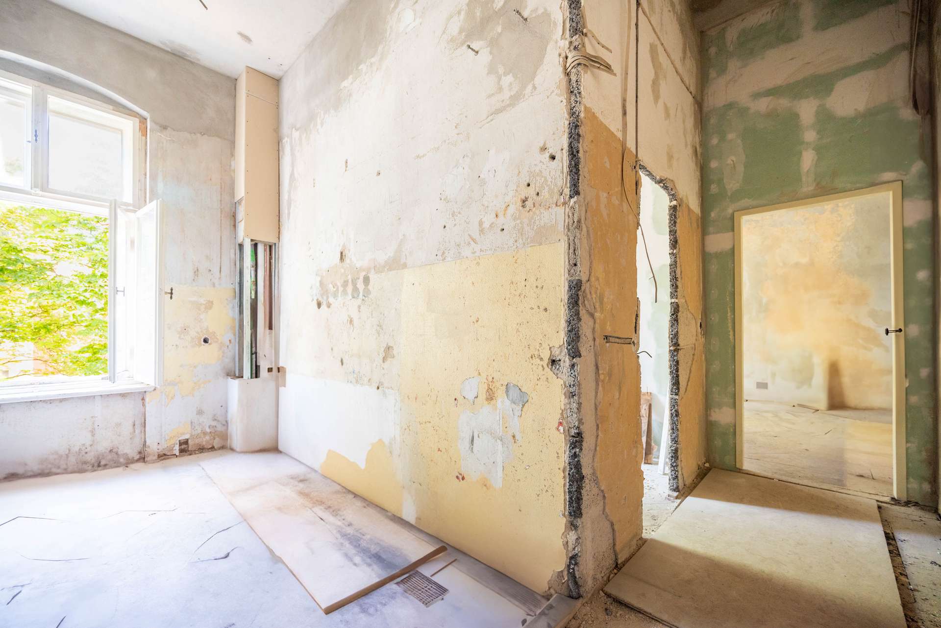 Ku00fcche mit Blick ins Wohnzimmer
