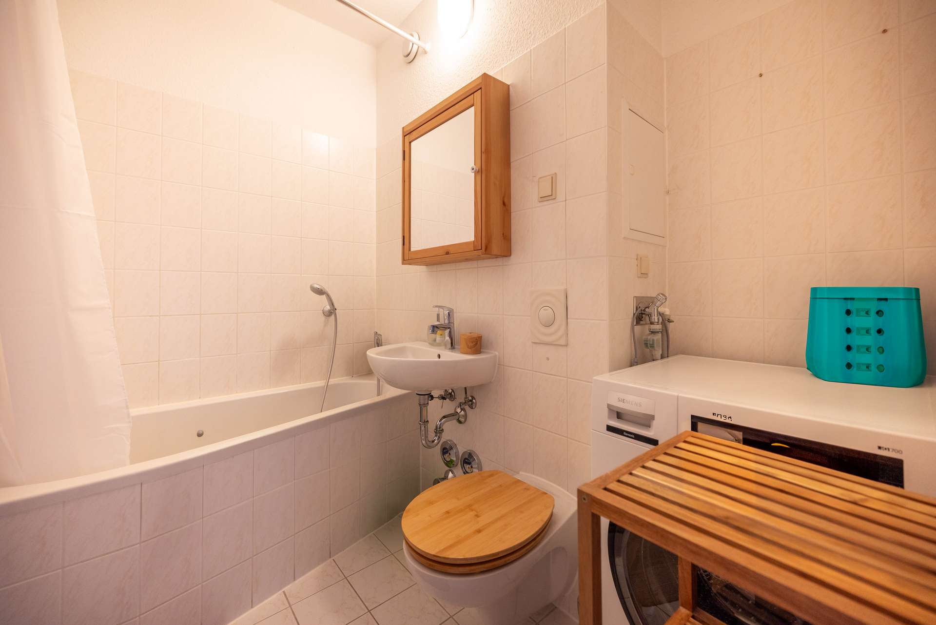 BAdezimmer mit Handtuchheizku00f6rper
