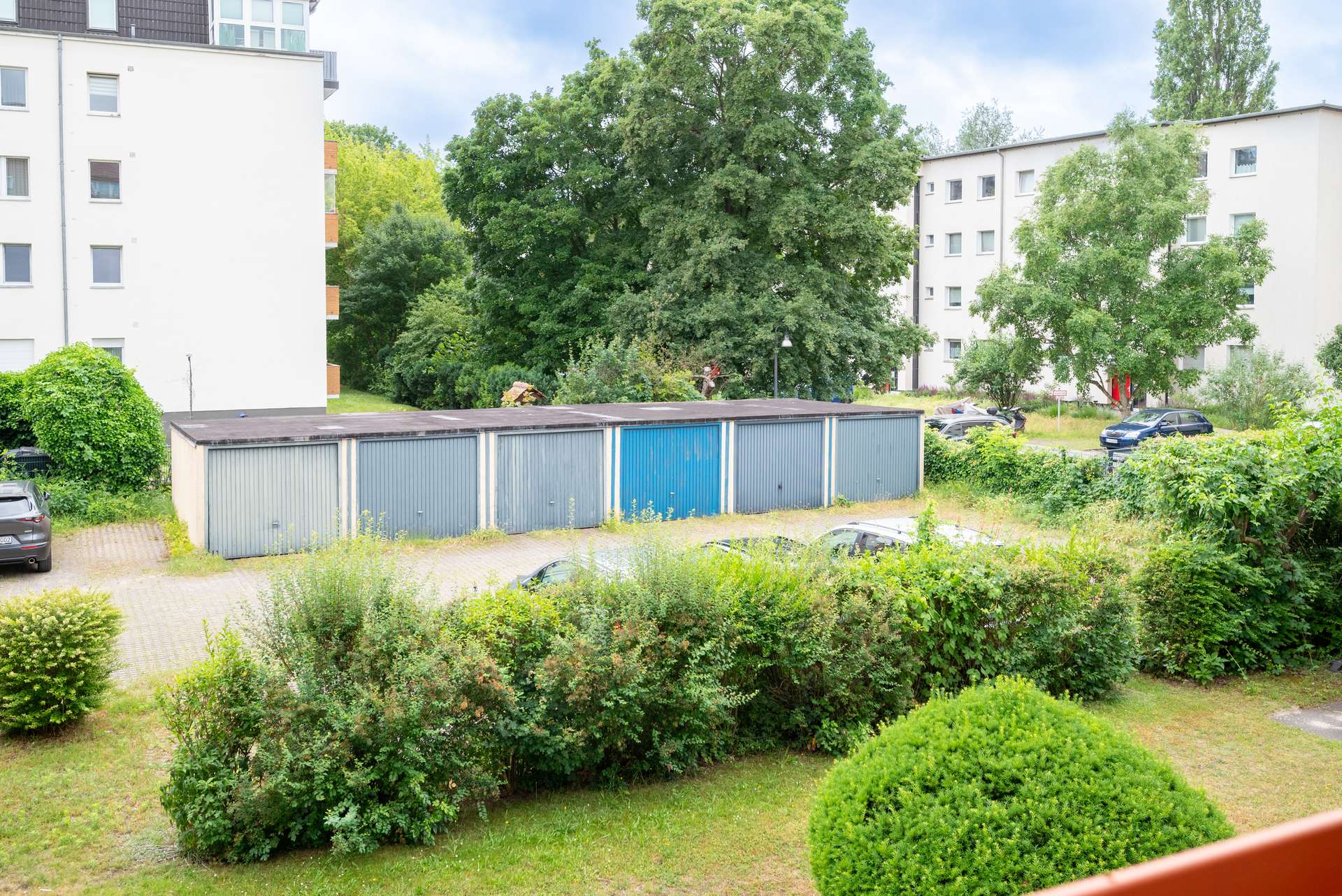 Innenhof mit Garage