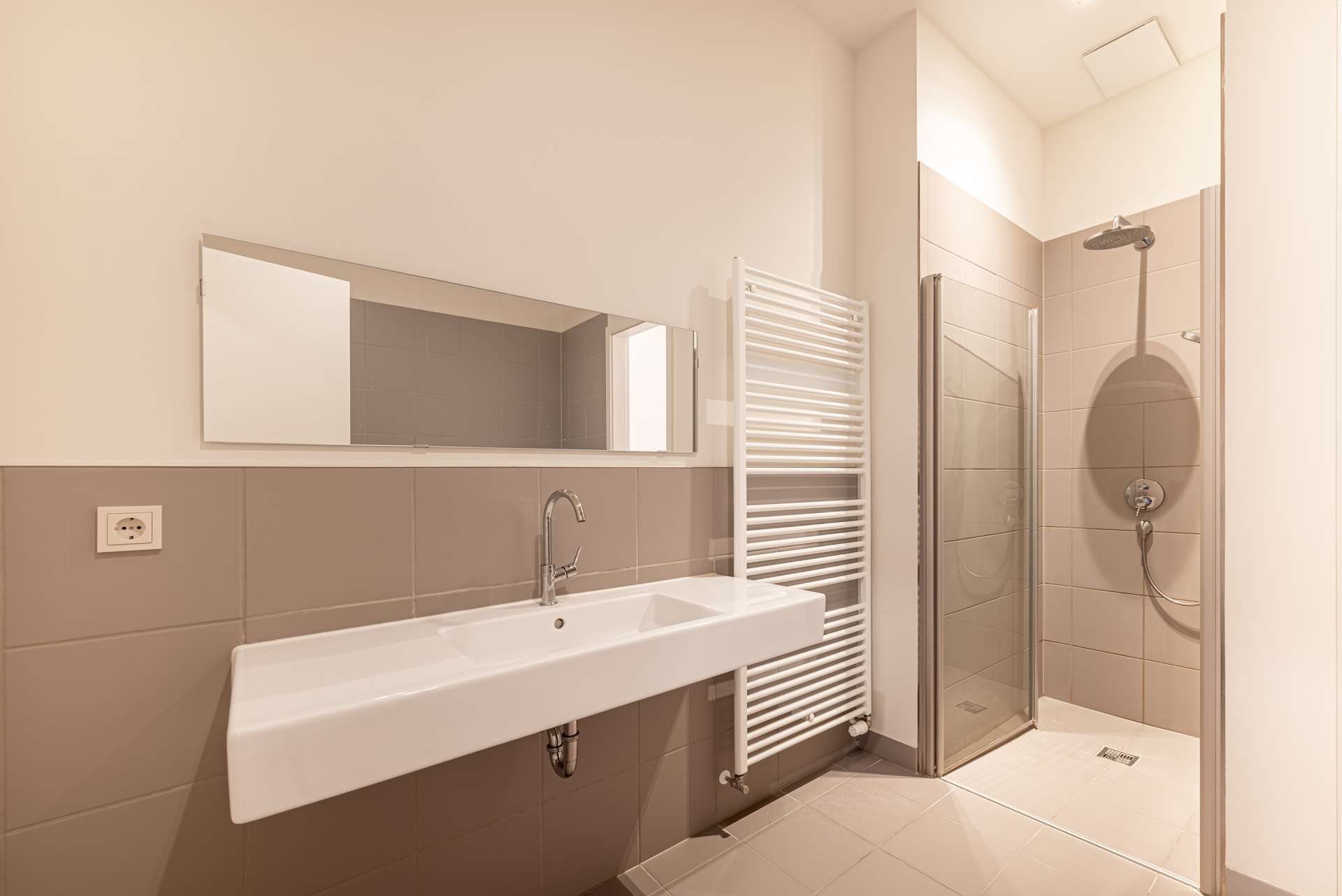 Master-Bad mit Dusche
