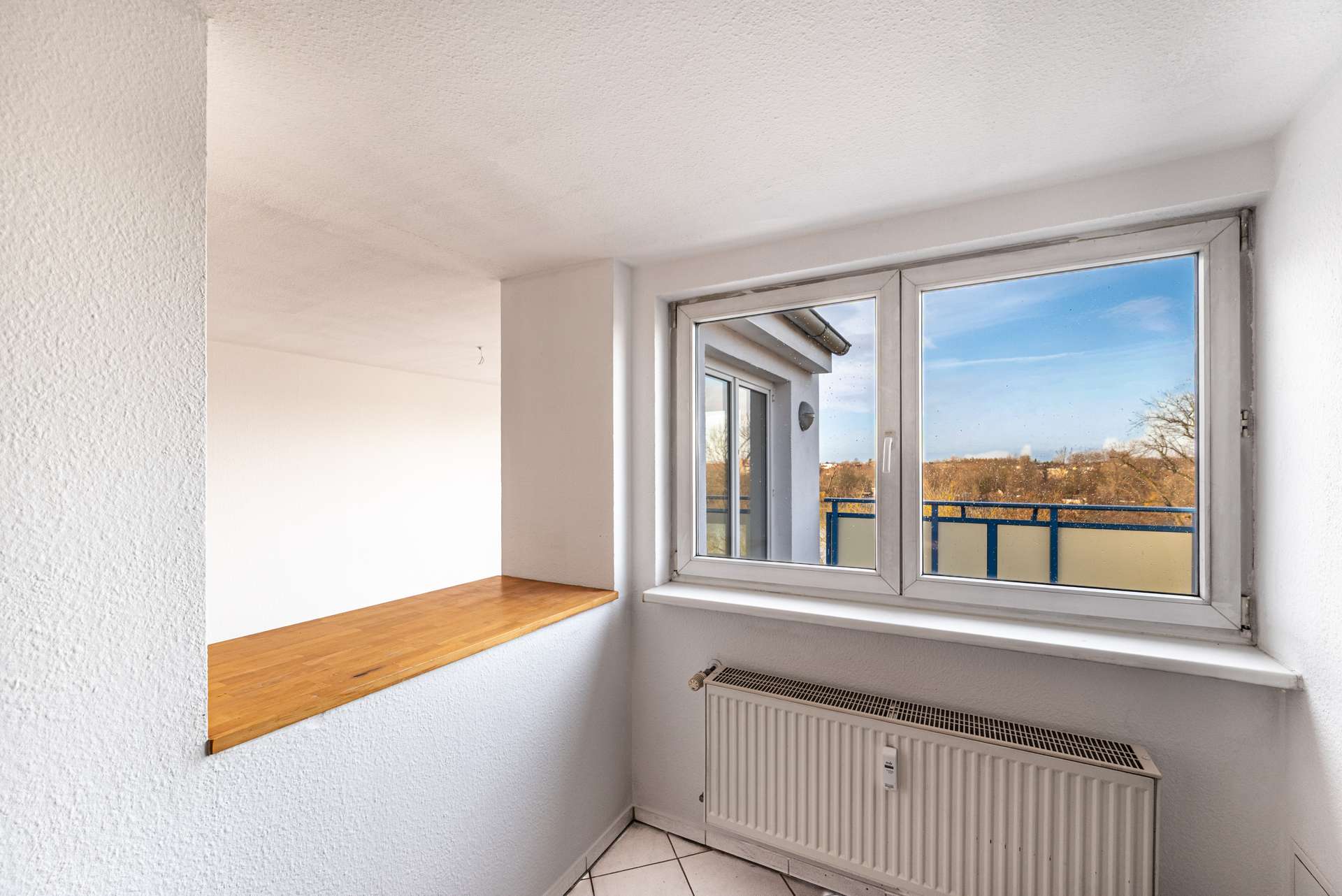 Ku00fcchenbereich mit Bartresen