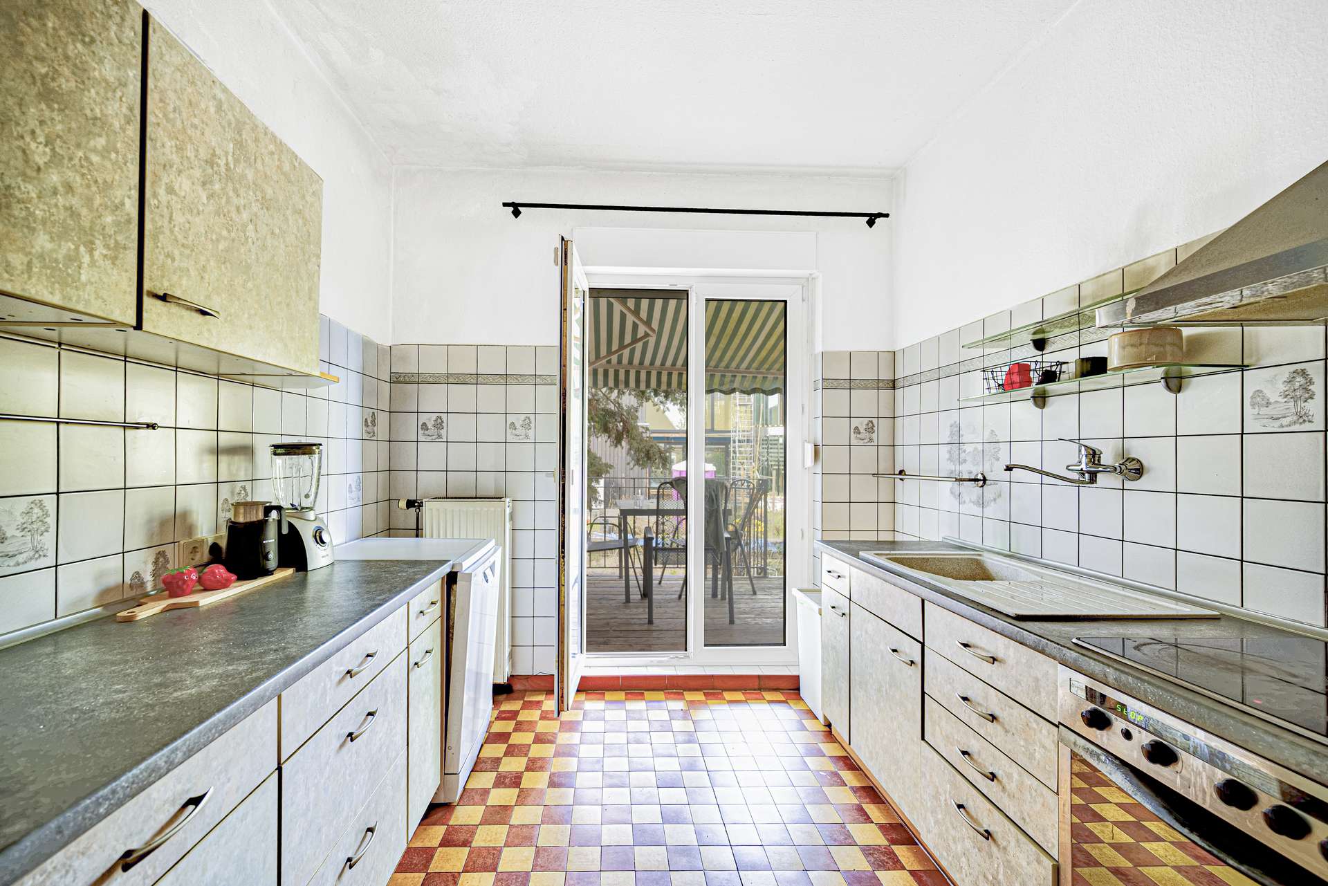 Ku00fcche + Terrassenzugang