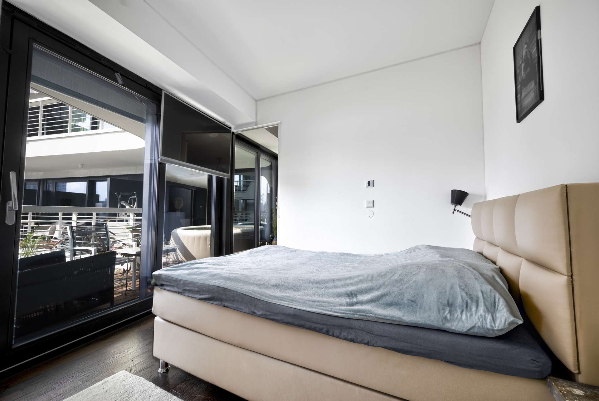 Einmaliges Schlafzimmer mit direktem Blick auf die Spree