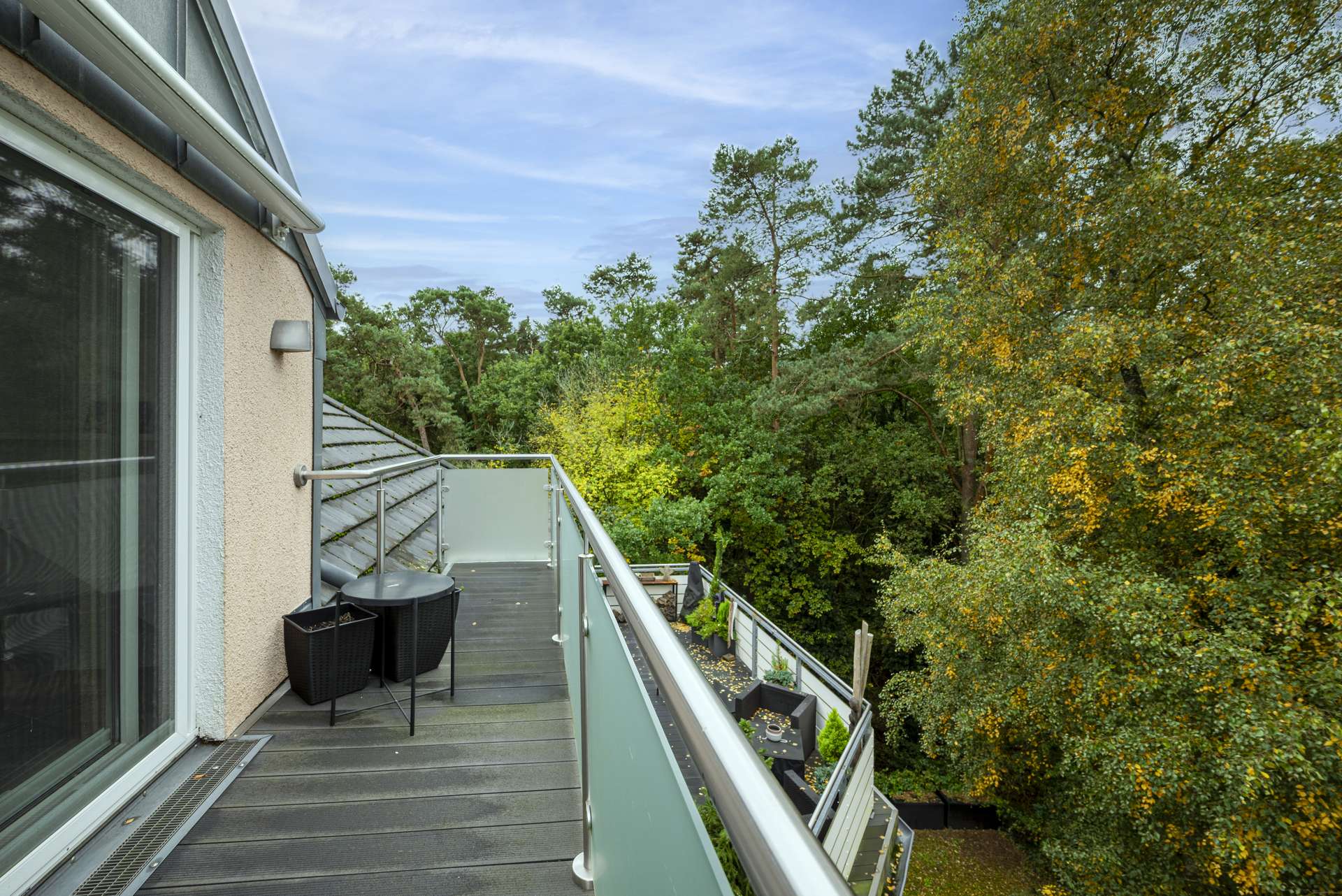 Blick auf die grou00dfe Terrasse im 2.OG 