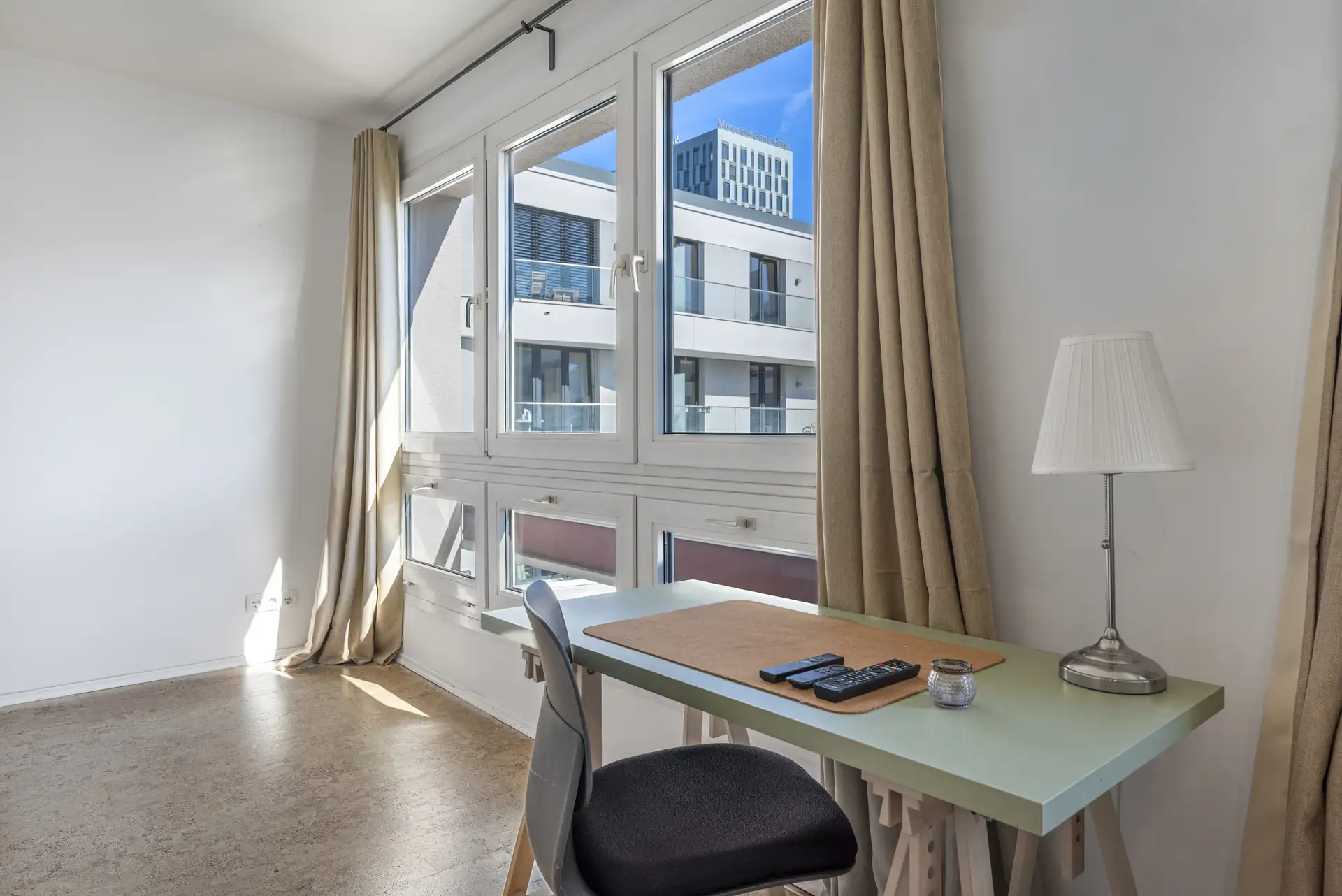 Grou00dfe Fensterfront mit Su00fcd-Ost Ausrichtung 