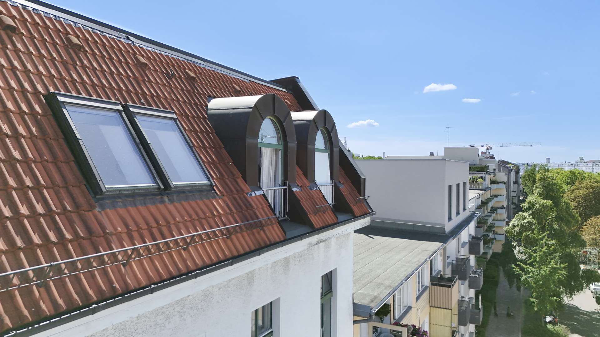 Auu00dfenansicht der besonderen Rundbu00f6genfenster