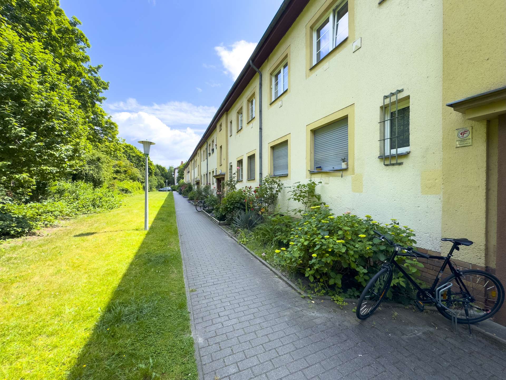 Hinterhof- Auu00dfenansicht